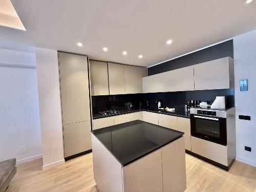 135 sqm usable | Luxury Finishes & Furniture | 2 parking spaces included 5