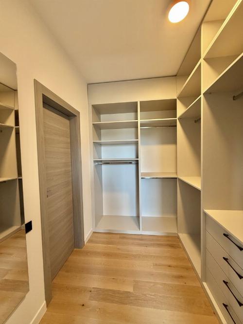 135 sqm usable | Luxury Finishes & Furniture | 2 parking spaces included 8