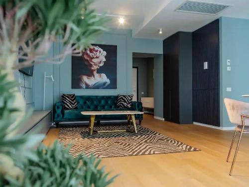 One Eliade / mobilat lux / 3 camere 9