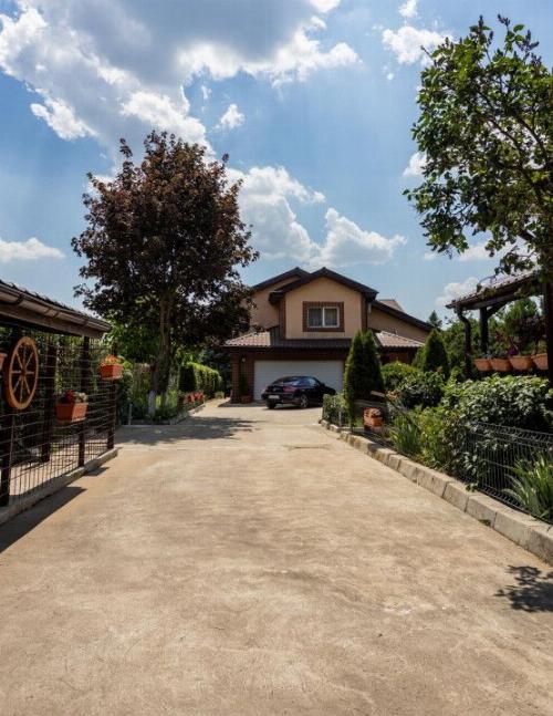 FOR SALE | VILLA+POOL SNAGOV | 7 ROOMS 4
