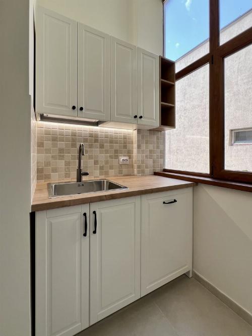 Aviatorilor, apartment in unfurnished villa 5