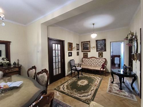 Apartament 3 camere de vanzare cu garaj si boxa Cismigiu 1