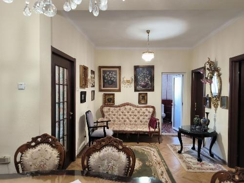 Apartament 3 camere de vanzare cu garaj si boxa Cismigiu 2