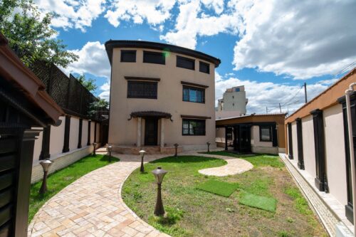 Vanzare case Bucuresti – Crosspoint Imobiliare- P+2 villa with swimming pool, 22 rooms and ZERO consumption, Baneasa – Romatsa - crosspoint-imobiliare.ro