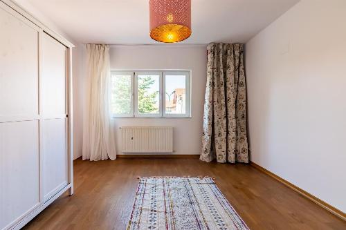 Detached villa for rent in the Azur district, Pipera 5