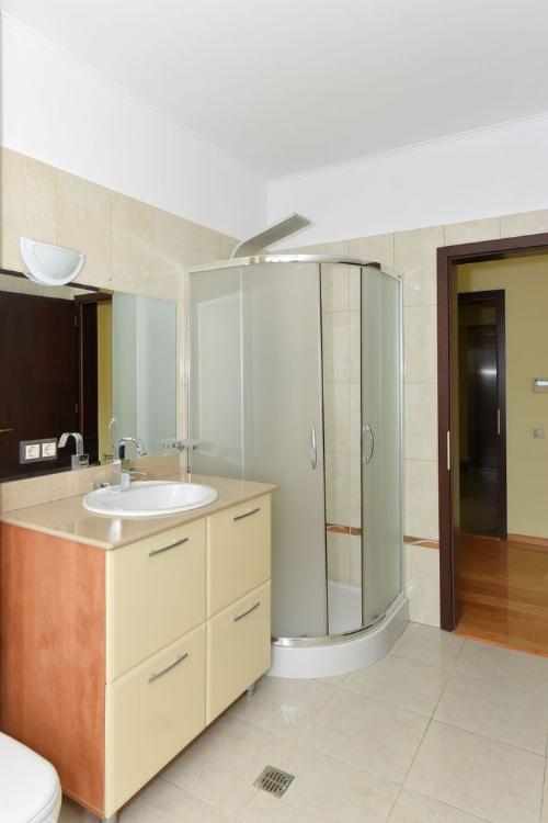 Cotroceni, office or residential building 11