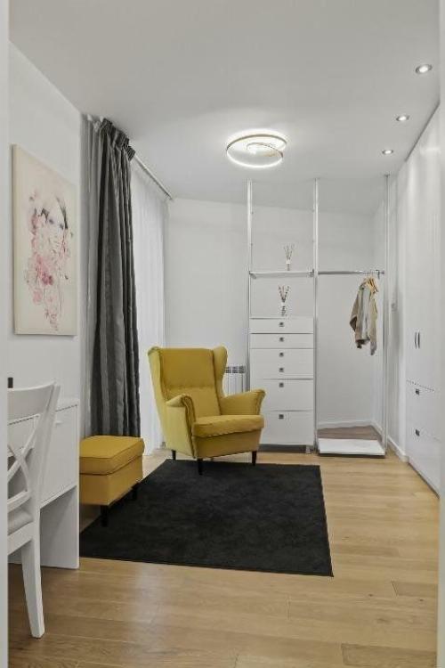 One Floreasca Lake / 2 parking spaces and storage room included in the price 11