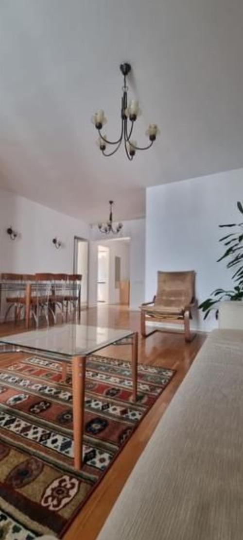 Apartament 3 camere cu vedere directă spre Arcul de Triumf 3