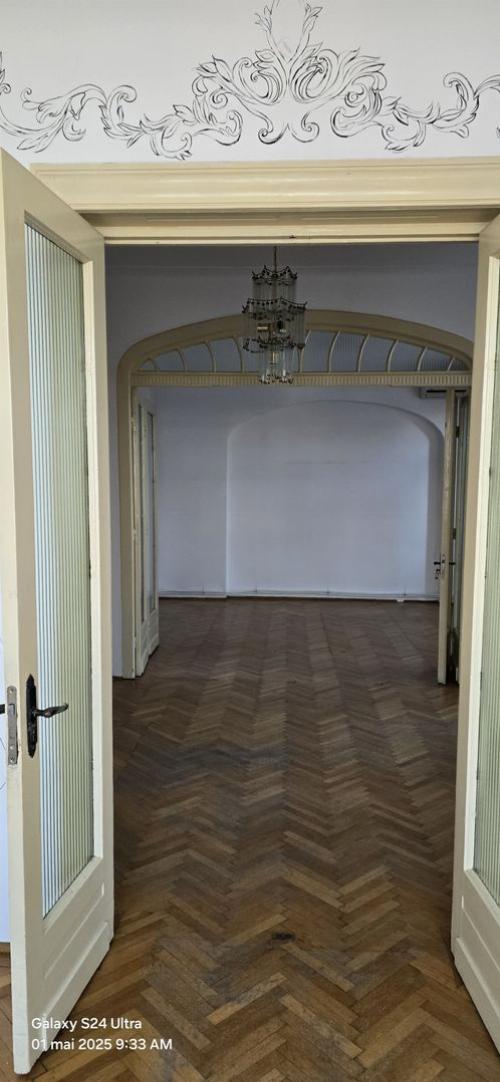 Apartament 4 camere de vanzare 2