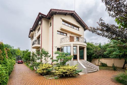 Spectacular villa with 1,000 sqm land – Bucureştii Noi 2