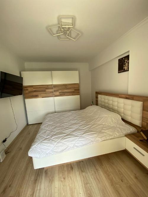 Apartament 2 camere, mobilat partial , Iancu Nicolae – vedere către bulevard 7