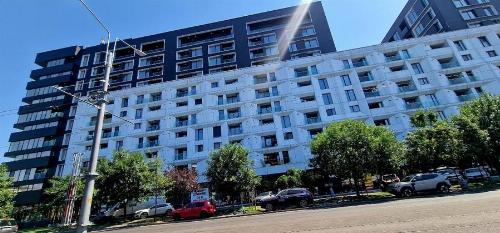 102 the Address / Mobilat și utilat 12
