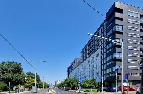 102 the Address / Mobilat și utilat 13