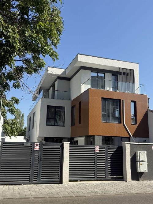 De închiriat vilă | Parcul Circului | 6 camere | 4 băi | 2 locuri parcar 1