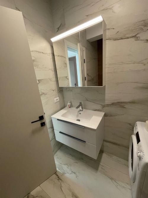 Vacaresti 2 rooms new building, first rental 7