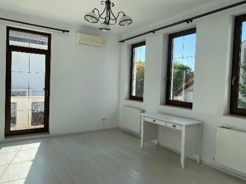 Pretabil rezidential sau comercial / Disponibilitate imediată 19