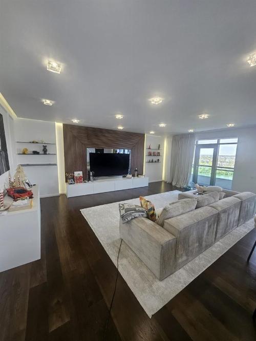 Penthouse LUX – TEI | Emerald Residence, Barbu Văcărescu 1