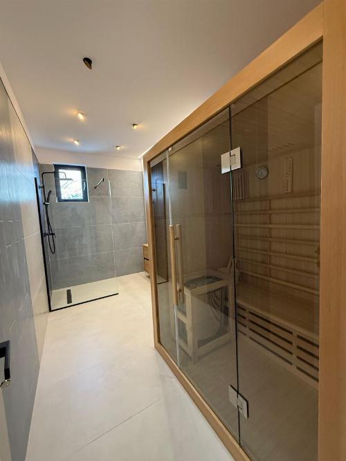 Cambridge School of Bucharest / Vilă nouă 15