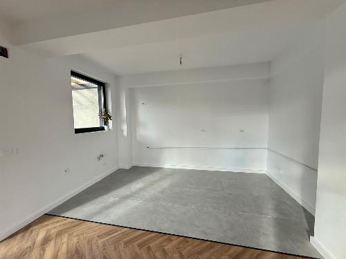 Cambridge School of Bucharest / Vilă nouă 10