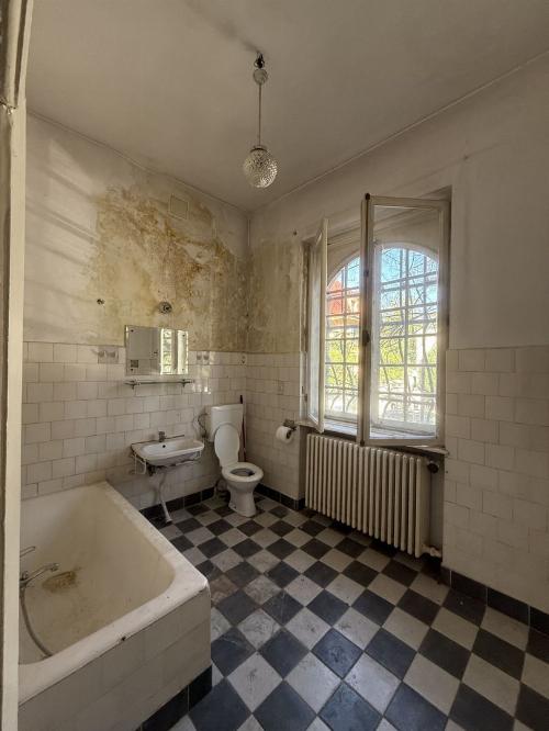 Vila ideală pentru reședință sau sediu, în zona Capitale 9