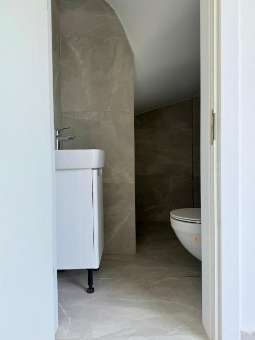 HOUSE TYPE P+2 PIPERA | 2PARKING SPACES | OWN YARD 4