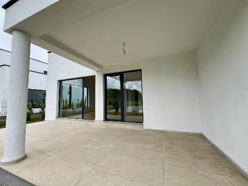 Casă superbă cu piscină și priveliști de vis, lângă pădure 12