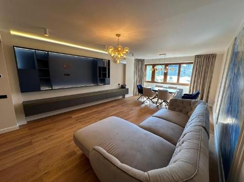 Apartament de 4 camere de închiriat – Charles de Gaulle / Aviatorilor* 1