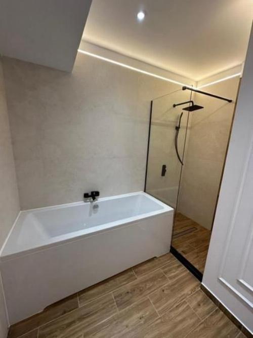 Apartament de 4 camere de închiriat – Charles de Gaulle / Aviatorilor* 10