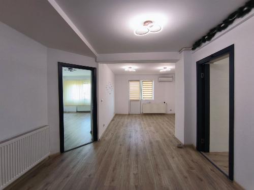 Apartament 3 camere de vanzare Bld Corbeliu Coposu 2