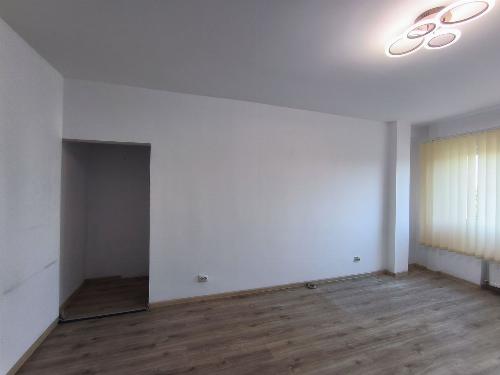 Apartament 3 camere de vanzare Bld Corbeliu Coposu 11