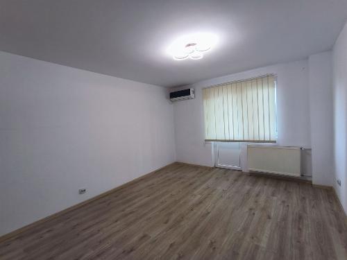 Apartament 3 camere de vanzare Bld Corbeliu Coposu 8