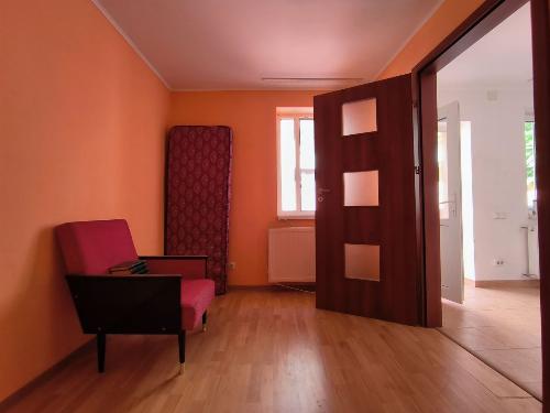 Casa 3 camere de vanzare curte comuna Universitate 7