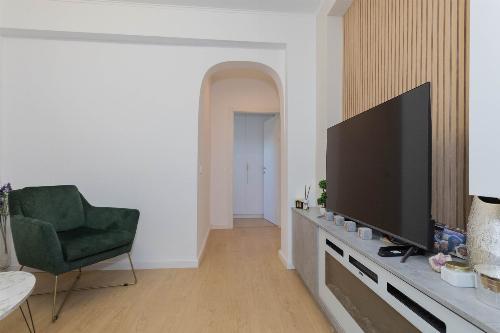 3 room apartment Amzei Square 1