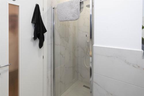 3 room apartment Amzei Square 11