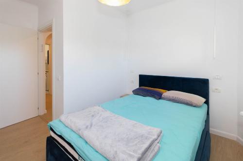 3 room apartment Amzei Square 14