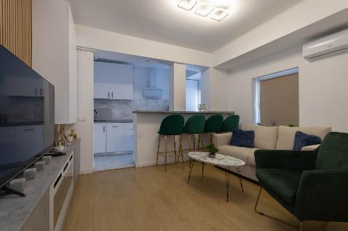 3 room apartment Amzei Square 7