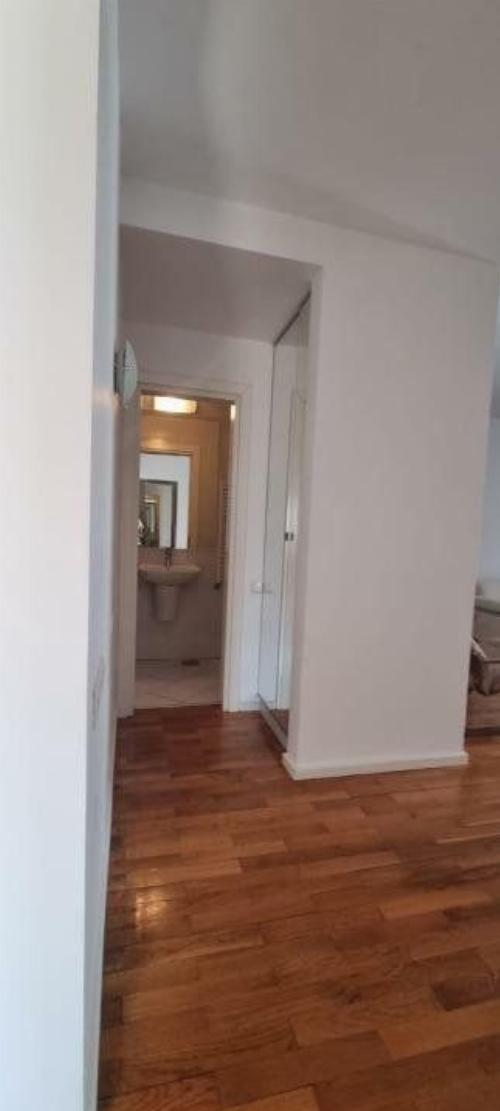 Arcul de Triumf, bloc boutique 15