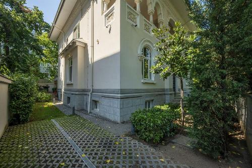 Vilă interbelică restaurată cu eleganță / Cartierul Capitale 1