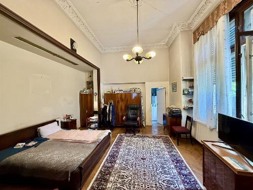Authentic architecture, high ceilings – special residence on a quiet street 6