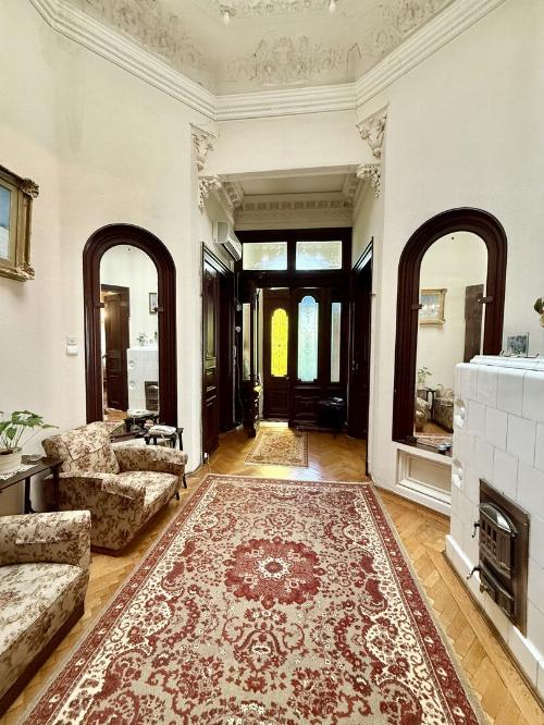 Casă cu arhitectură autentică și potențial de transformare, în centrul capitalei 6