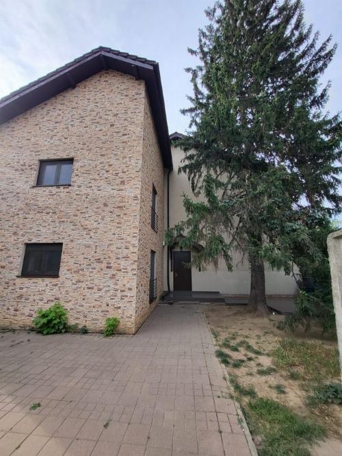 Spacious and elegant Detached House | Generous Court | Tunari 15