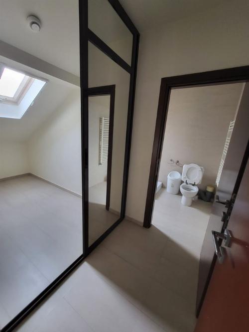 Spacious and elegant Detached House | Generous Court | Tunari 4