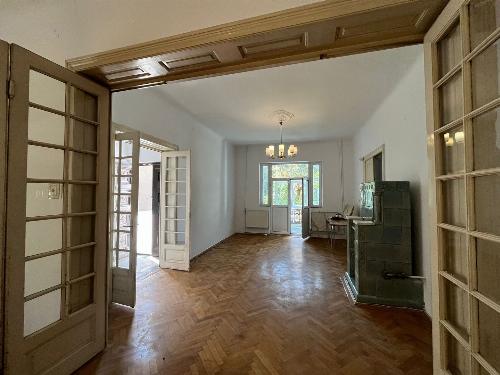 INTERWAR VILLA WITH SPECIAL ARCHITECTURE – Generous land, Capital area 2