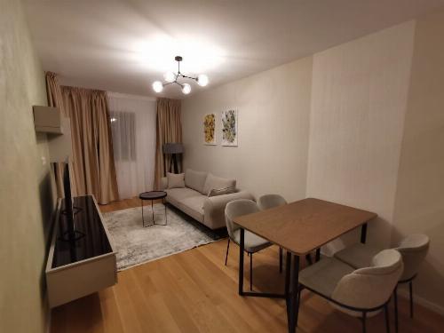 INCHIRIERE | 2 CAMERE | AVIATIEI 1