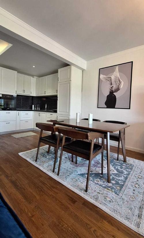 2 ROOM APARTMENT/ EMERALD 3