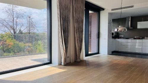 Resedinta eleganta in Primaverii, panorama Piata Charles de Gaulle 3