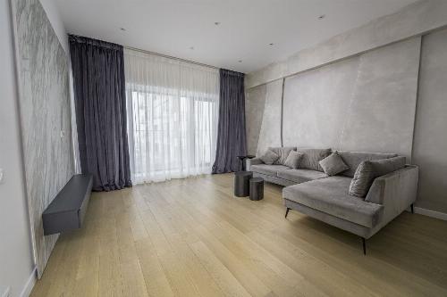 One Green / 3 Bedrooms + Parking 3