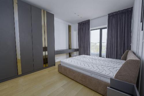 One Green / 3 Bedrooms + Parking 4
