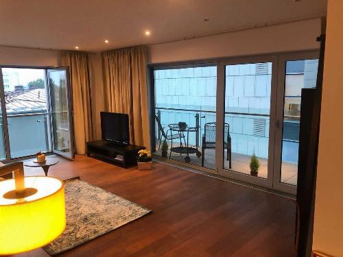 TWO-ROOM APARTMENT /COMPLEX/ARCH OF TRIUMPH 2