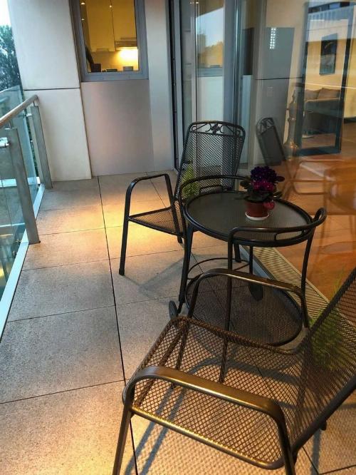 TWO-ROOM APARTMENT /COMPLEX/ARCH OF TRIUMPH 4